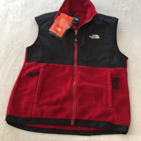 NWT: The Northface Lightweight vest. Black and red Size - Picture 8 of 17